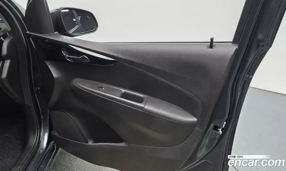 Chevrolet Spark 2019 1.0 автомат (гидро), фото 14