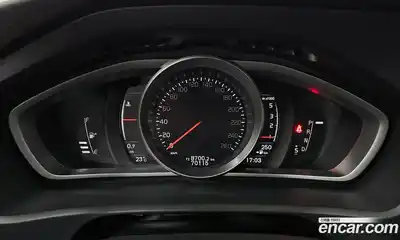 Volvo V40 2018 2.0 автомат (гидро), миниатюра 11