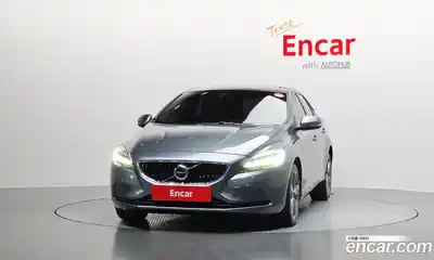 Volvo V40 2018 2.0 автомат (гидро), миниатюра 3