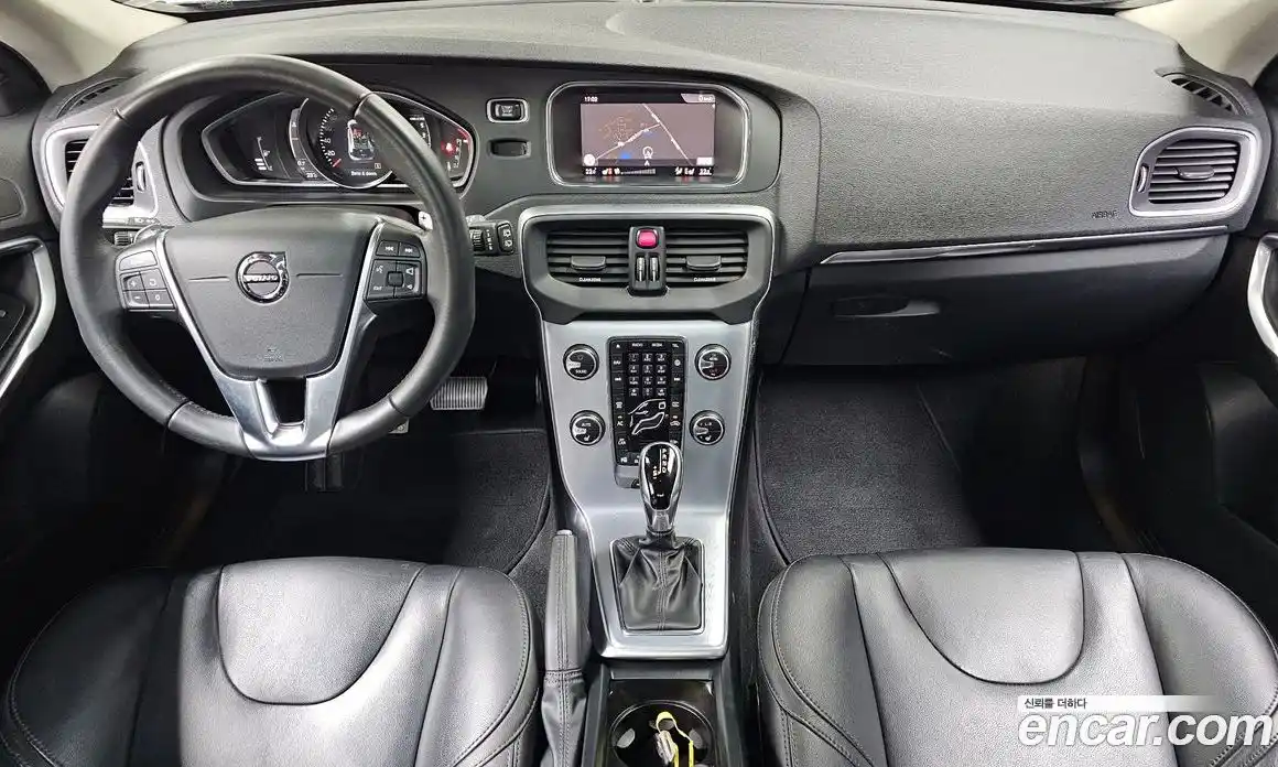Volvo V40 2018 2.0 автомат (гидро), фото 10