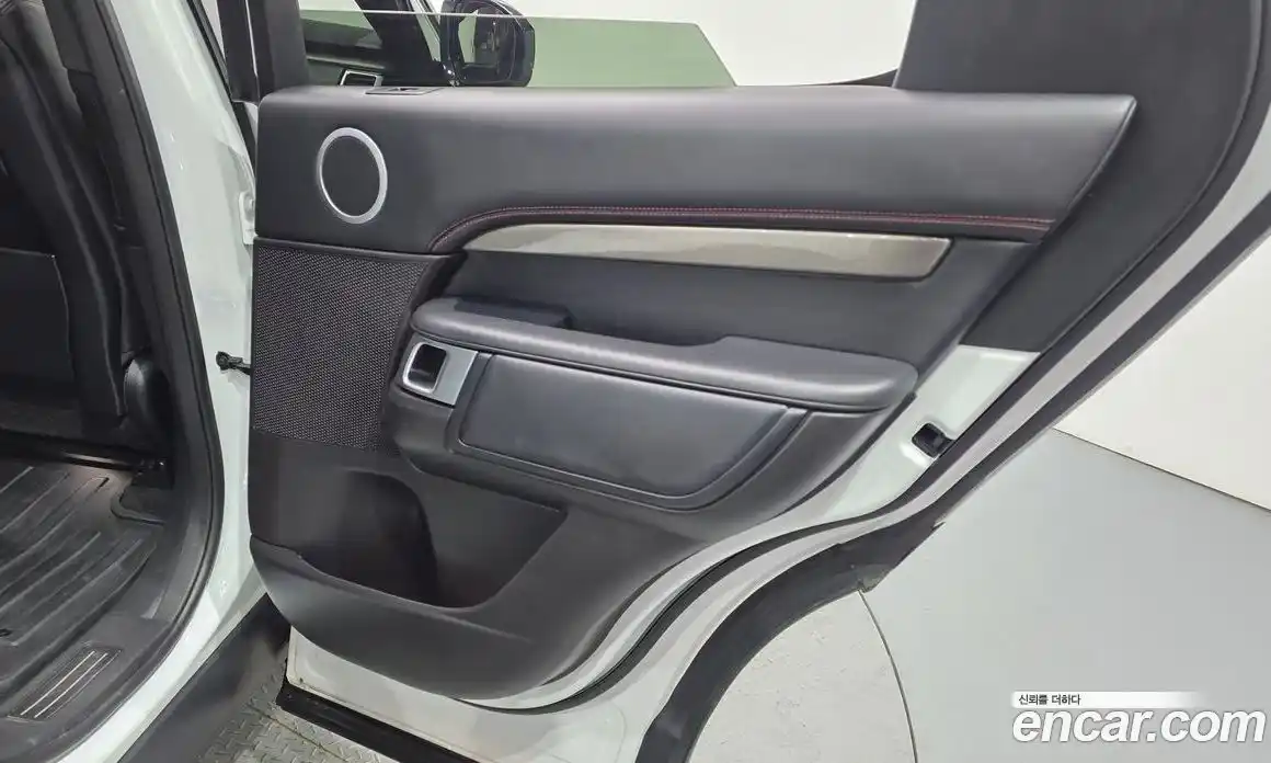Land Rover Discovery 2017 3.0 автомат (гидро), фото 15