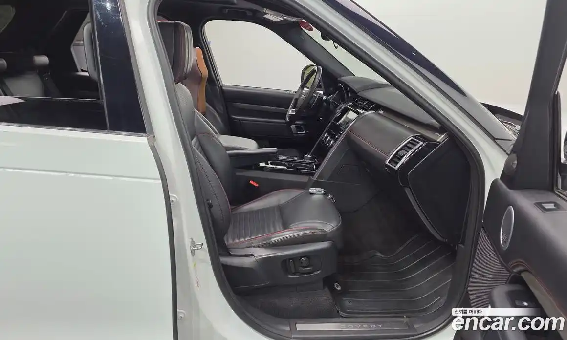 Land Rover Discovery 2017 3.0 автомат (гидро), фото 16