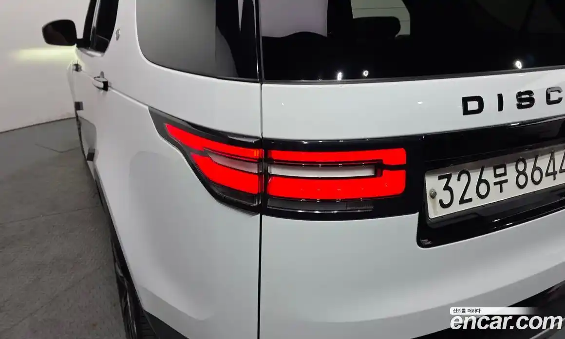 Land Rover Discovery 2017 3.0 автомат (гидро), фото 9