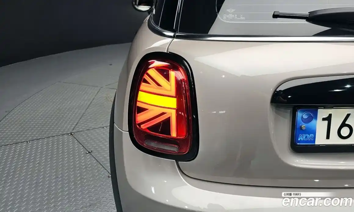 Mini Cooper 2024 2.0 автомат (гидро), фото 9