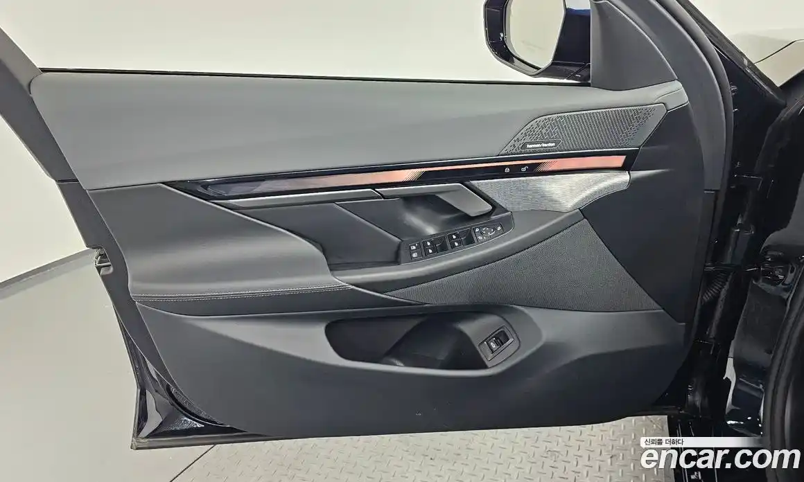 BMW 5 серия 2025 2.0 автомат (гидро), фото 13