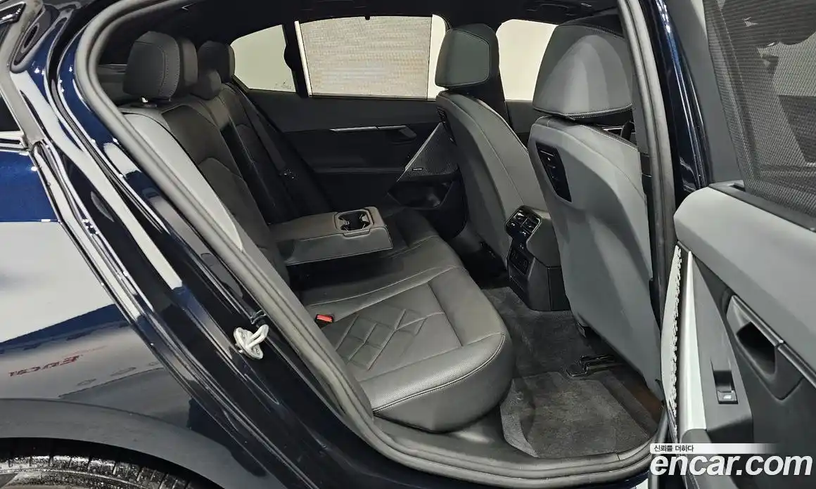 BMW 5 серия 2025 2.0 автомат (гидро), фото 16