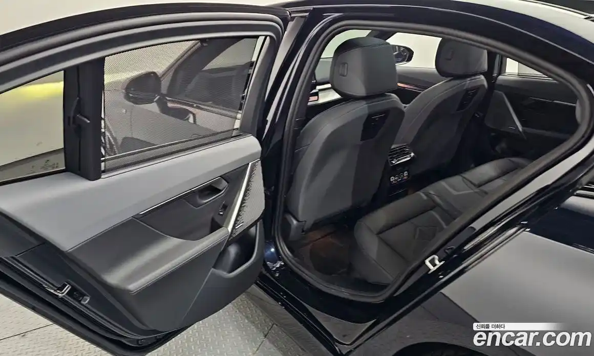 BMW 5 серия 2025 2.0 автомат (гидро), фото 25