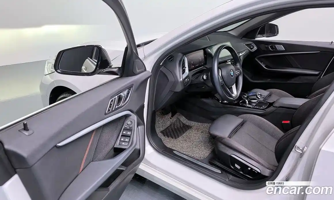 BMW 1 серия 2021 2.0 автомат (гидро), фото 13