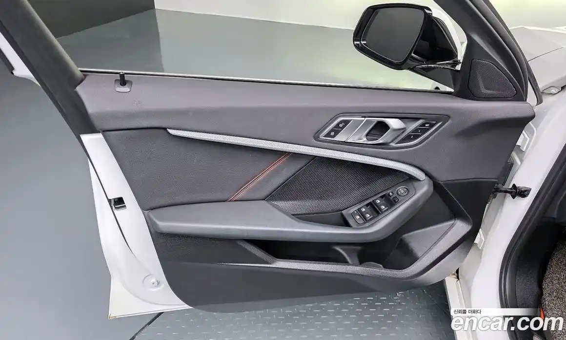 BMW 1 серия 2021 2.0 автомат (гидро), фото 14