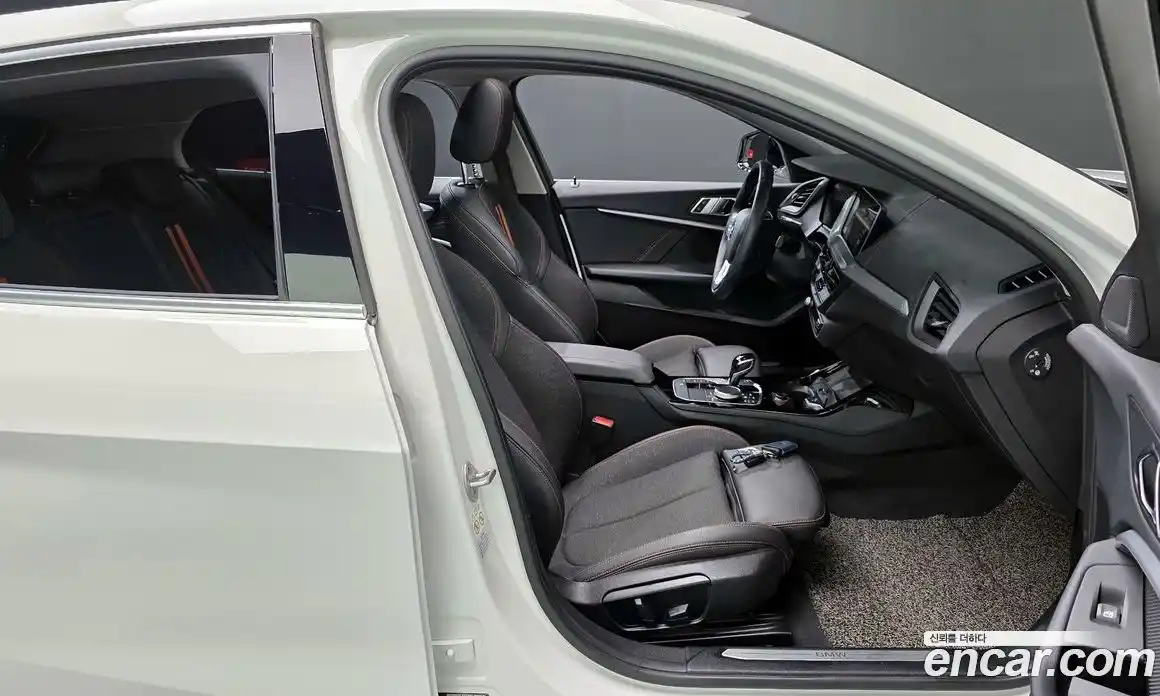 BMW 1 серия 2021 2.0 автомат (гидро), фото 16