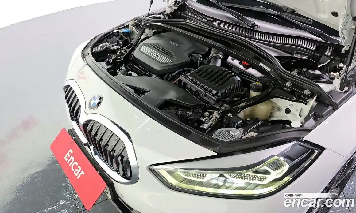 BMW 1 серия 2021 2.0 автомат (гидро), фото 6