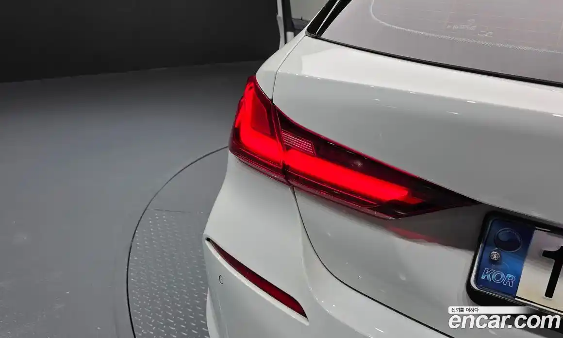 BMW 1 серия 2021 2.0 автомат (гидро), фото 9