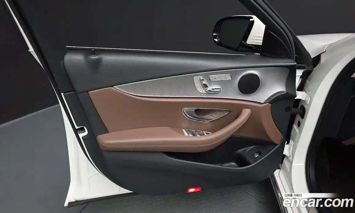 Mercedes-Benz E-Class 2016 2.0 автомат (гидро), фото 13