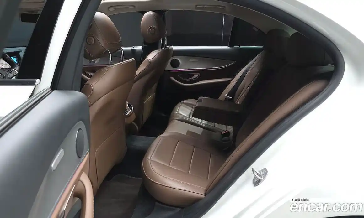 Mercedes-Benz E-Class 2016 2.0 автомат (гидро), фото 16