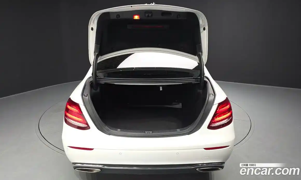 Mercedes-Benz E-Class 2016 2.0 автомат (гидро), фото 25