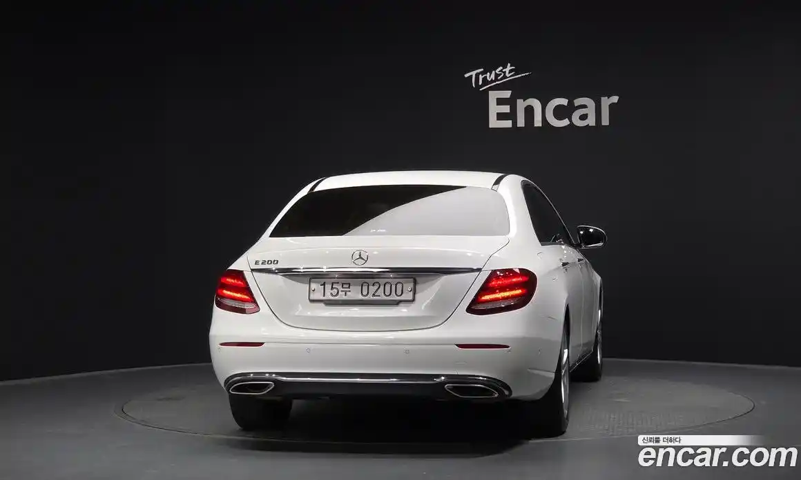 Mercedes-Benz E-Class 2016 2.0 автомат (гидро), фото 3