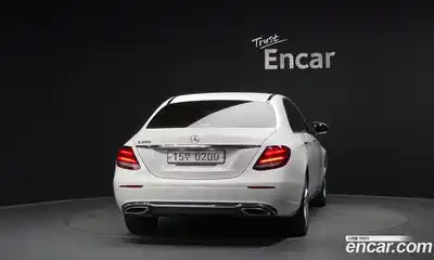 Mercedes-Benz E-Class 2016 2.0 автомат (гидро), миниатюра 3