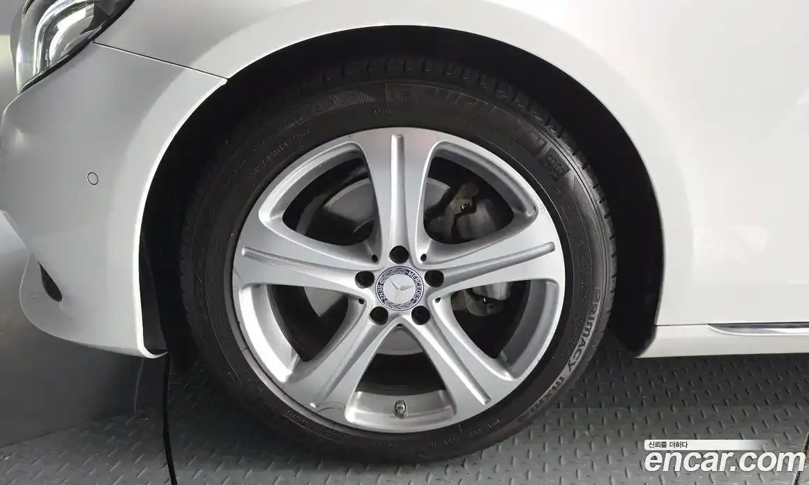 Mercedes-Benz E-Class 2016 2.0 автомат (гидро), фото 4