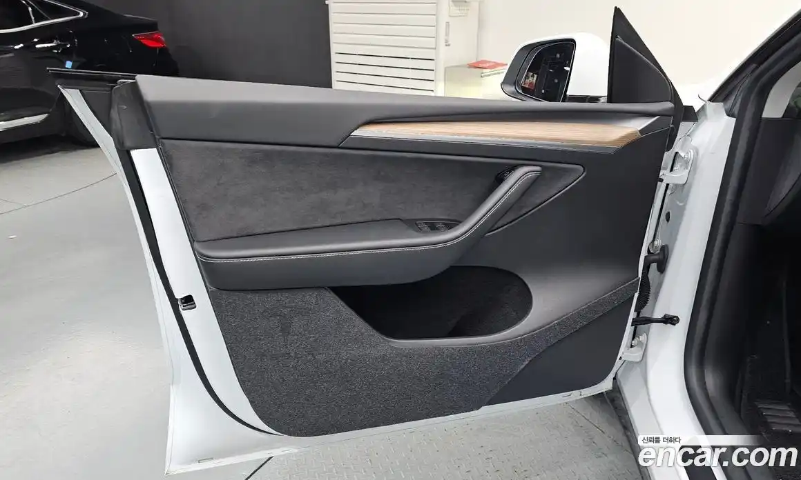 Tesla Model Y 2023 0.2 гидро, фото 13