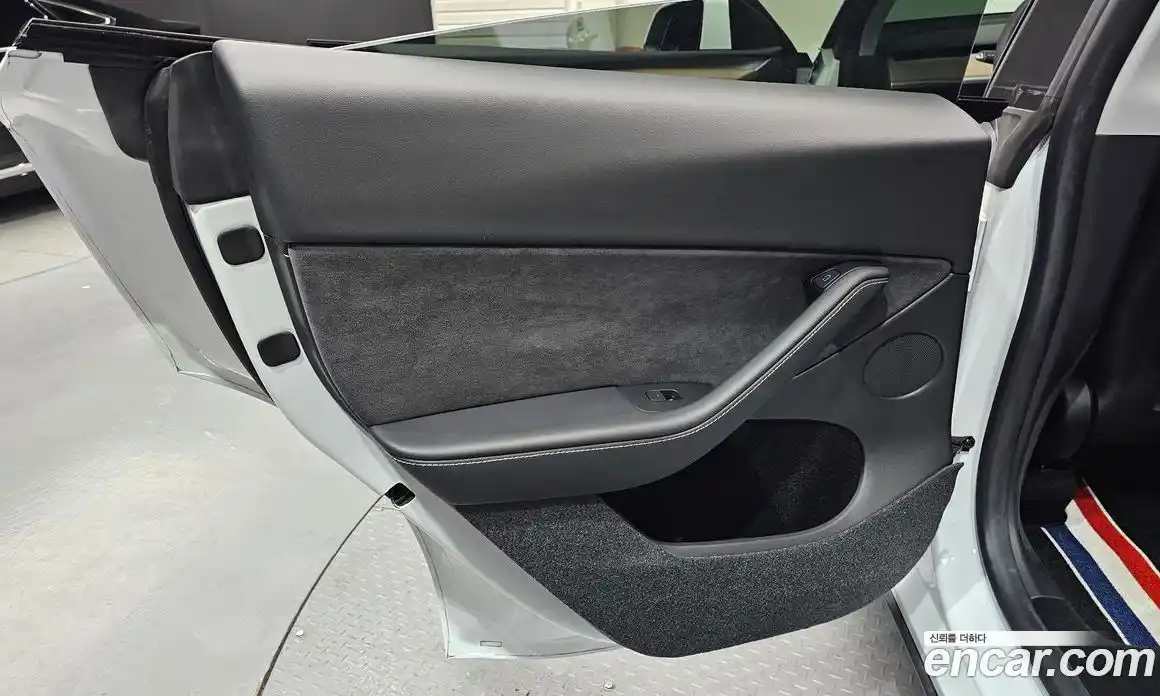 Tesla Model Y 2023 0.2 гидро, фото 14