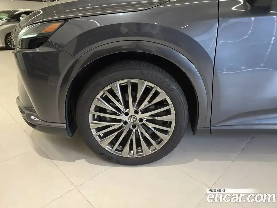 Lexus RX 2024 2.5 вариатор, фото 5