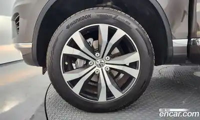 Volkswagen Touareg 2016 3.0 автомат (гидро), миниатюра 5