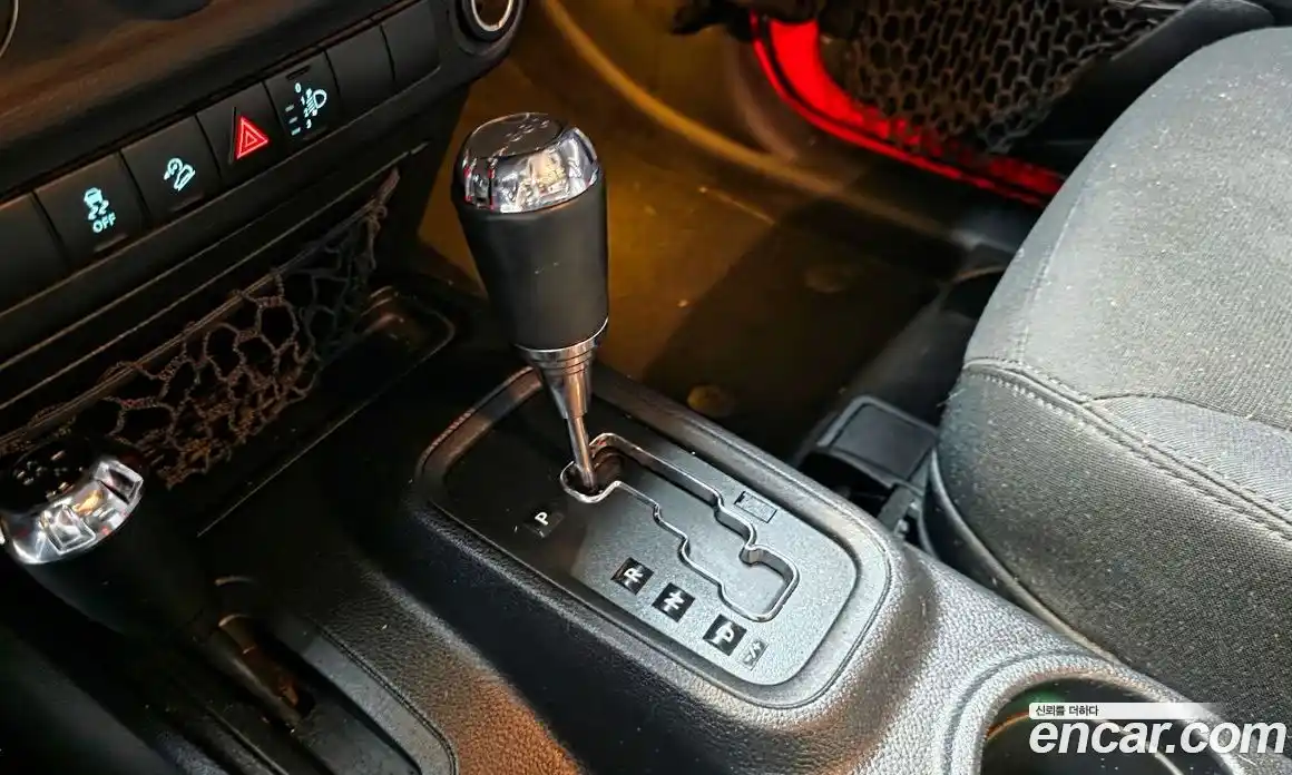 Jeep Wrangler 2016 3.6 автомат (гидро), фото 9