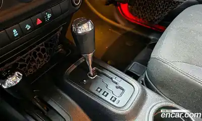 Jeep Wrangler 2016 3.6 автомат (гидро), миниатюра 9