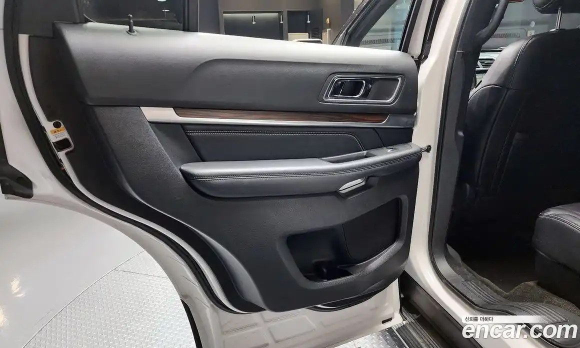 Ford Explorer 2017 2.3 автомат (гидро), фото 15