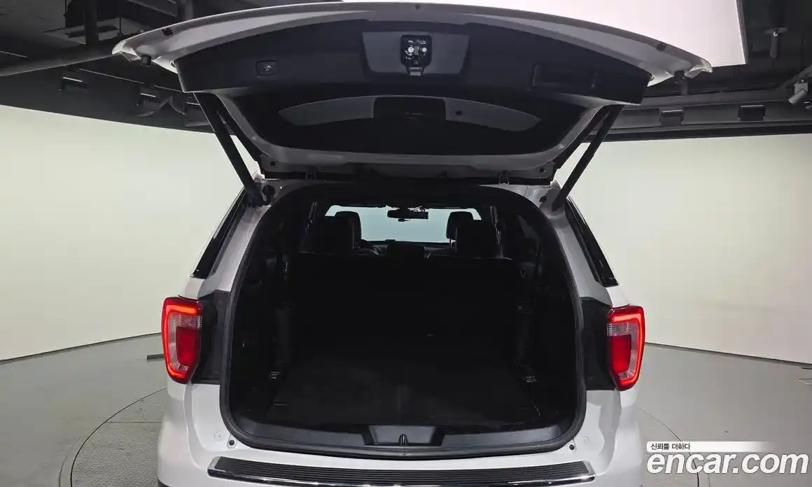 Ford Explorer 2019 2.3 автомат (гидро), фото 20