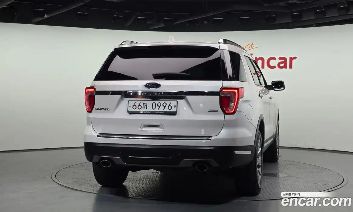 Ford Explorer 2019 2.3 автомат (гидро), фото 4