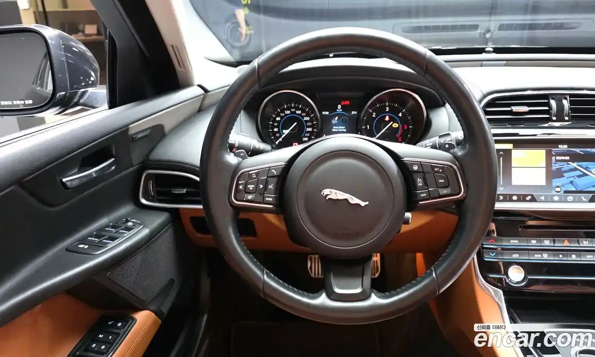 Jaguar XE 2017 2.0 гидро, фото 19