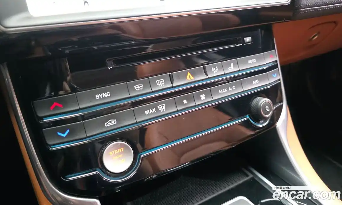 Jaguar XE 2017 2.0 гидро, фото 28