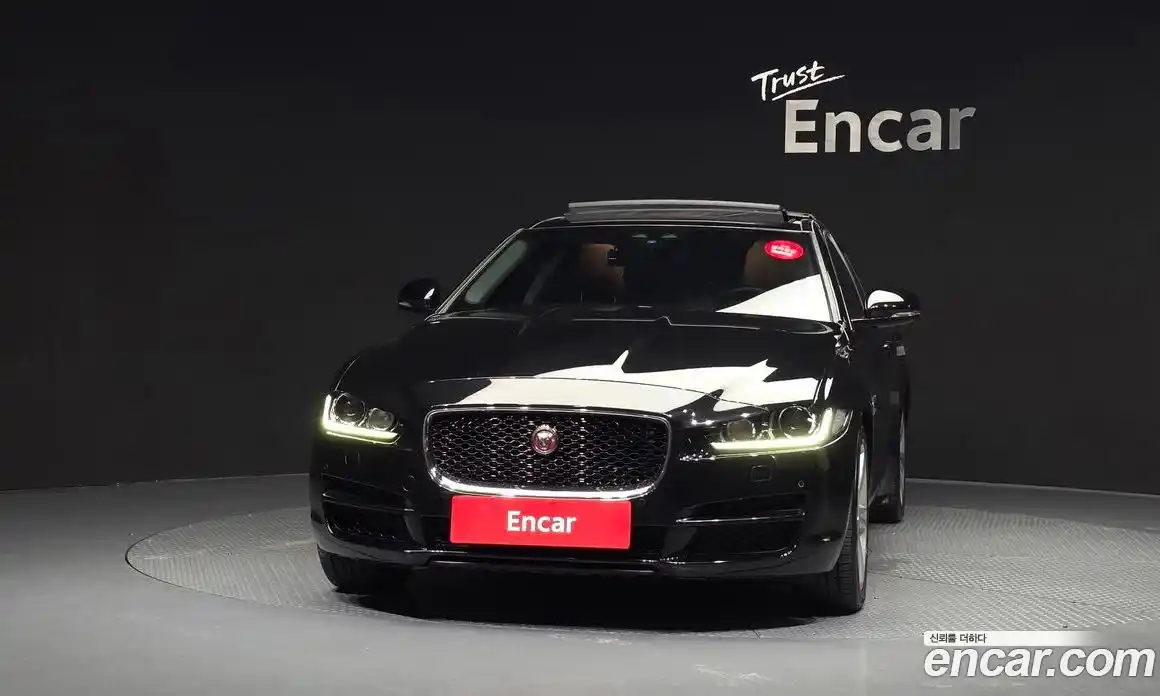 Jaguar XE 2017 2.0 гидро, фото 3
