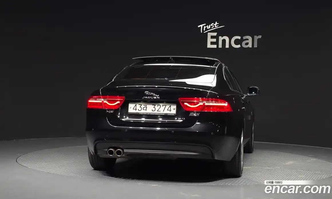 Jaguar XE 2017 2.0 гидро, фото 4