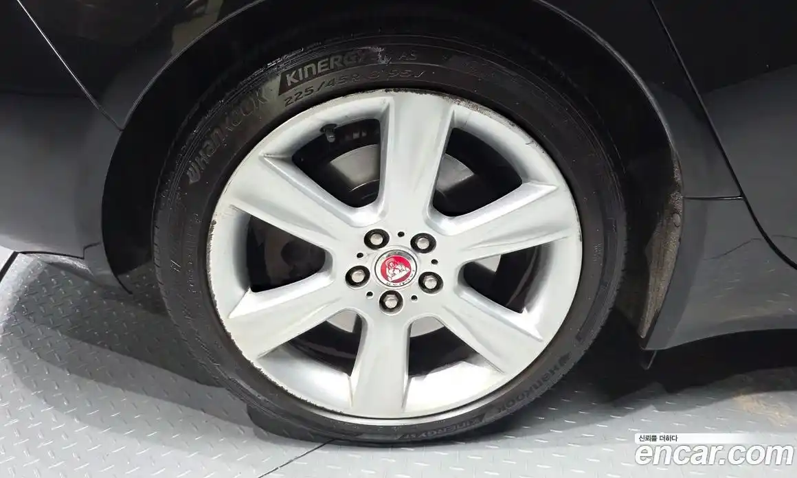 Jaguar XE 2017 2.0 гидро, фото 5