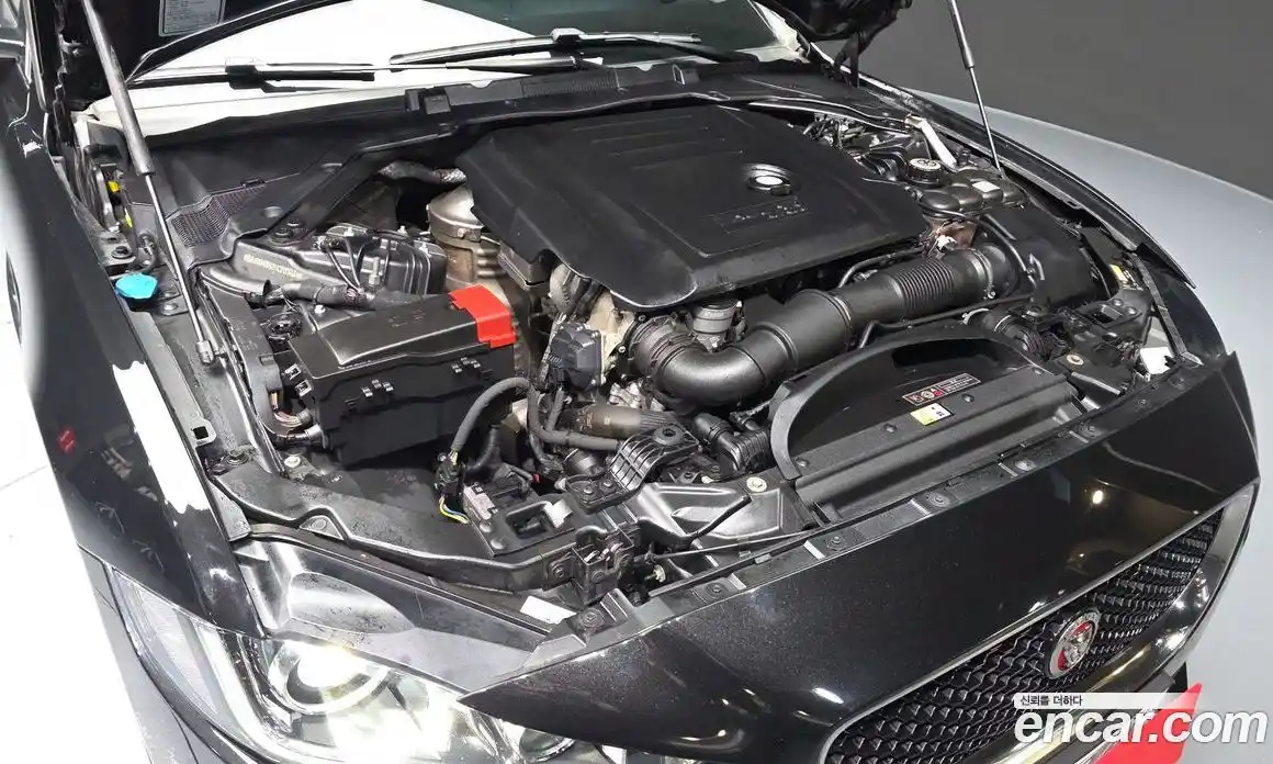 Jaguar XE 2017 2.0 гидро, фото 6
