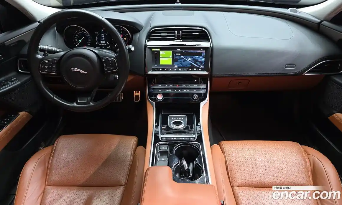Jaguar XE 2017 2.0 гидро, фото 10