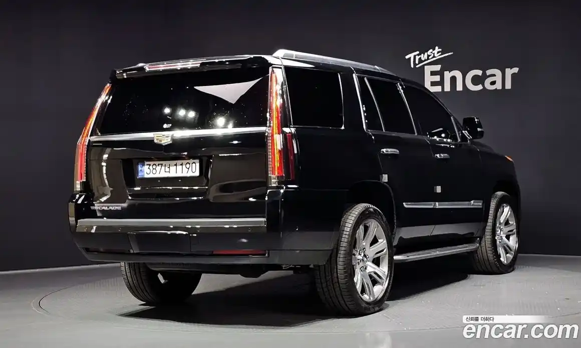 Cadillac Escalade 2020 6.2 гидро, фото 2