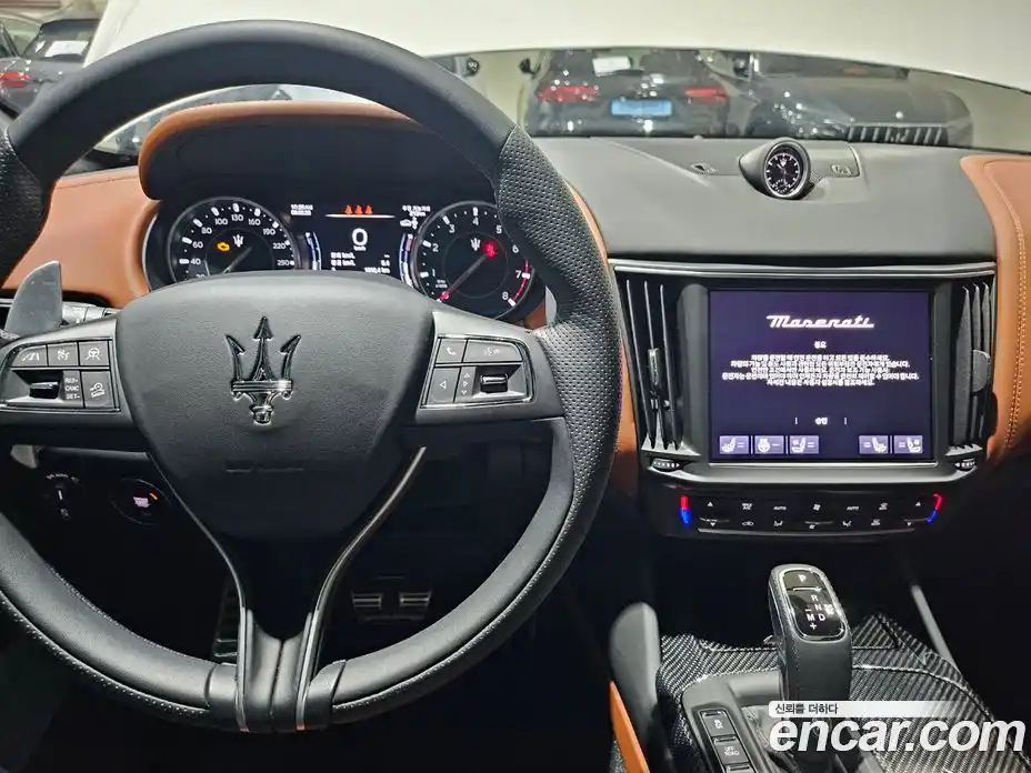 Maserati Levante 2023 3.0 гидро, фото 11