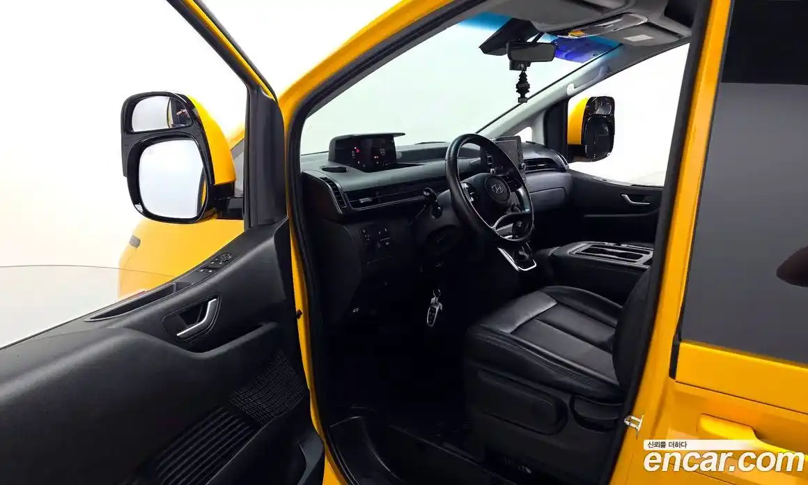 Hyundai Staria 2021 3.5 автомат (гидро), фото 13