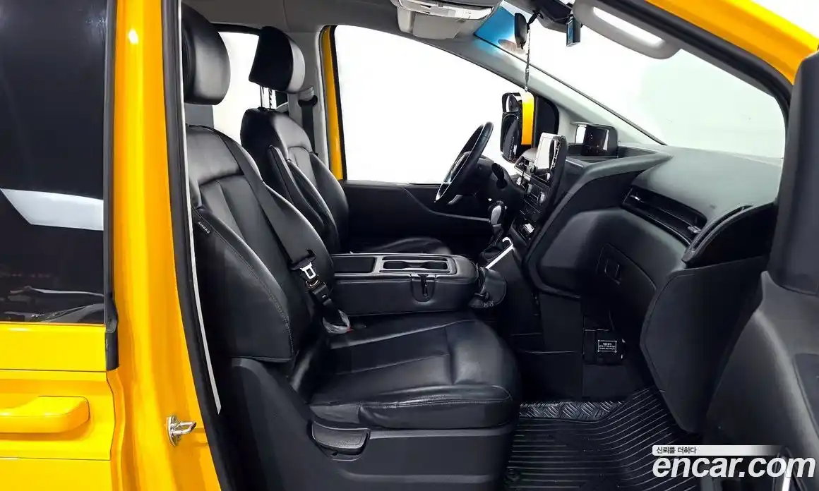 Hyundai Staria 2021 3.5 автомат (гидро), фото 18