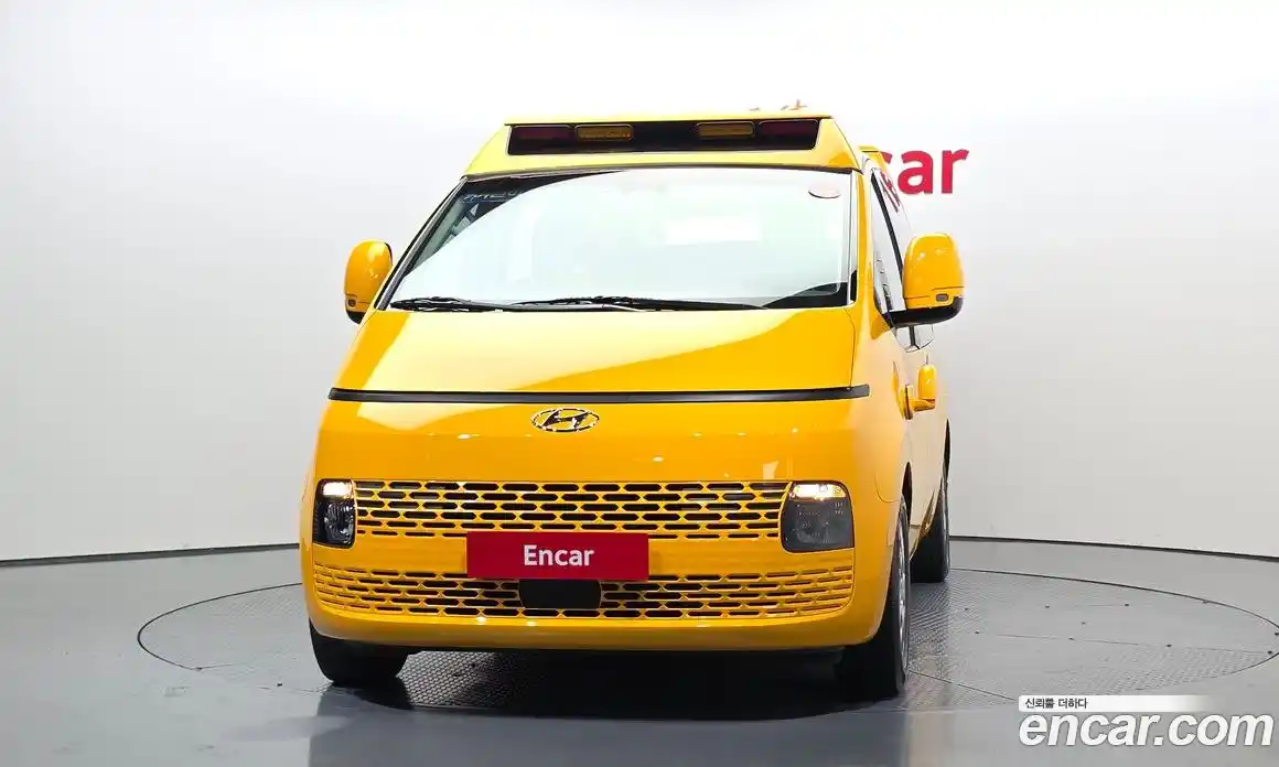 Hyundai Staria 2021 3.5 автомат (гидро), фото 3