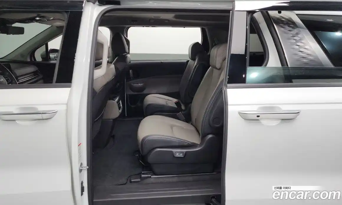 Kia Carnival 2024 2.2 автомат (гидро), фото 18
