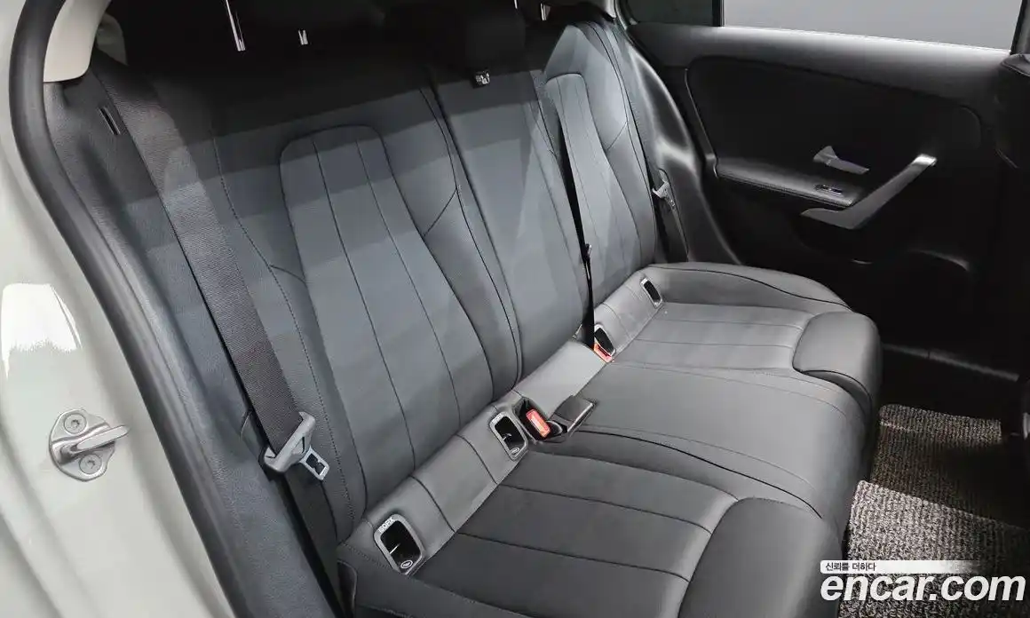 Mercedes-Benz A-Class 2020 2.0 гидро, фото 11