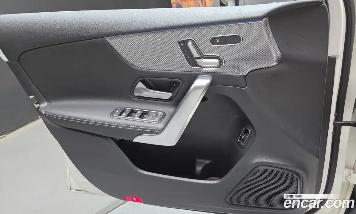 Mercedes-Benz A-Class 2020 2.0 гидро, фото 17