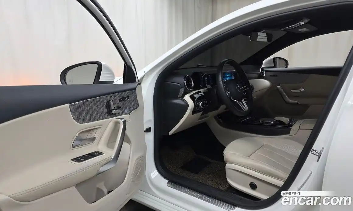 Mercedes-Benz A-Class 2021 2.0 гидро, фото 13