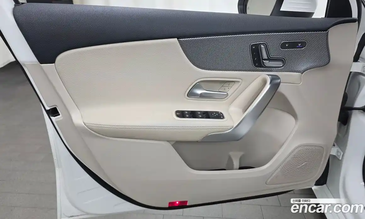 Mercedes-Benz A-Class 2021 2.0 гидро, фото 14