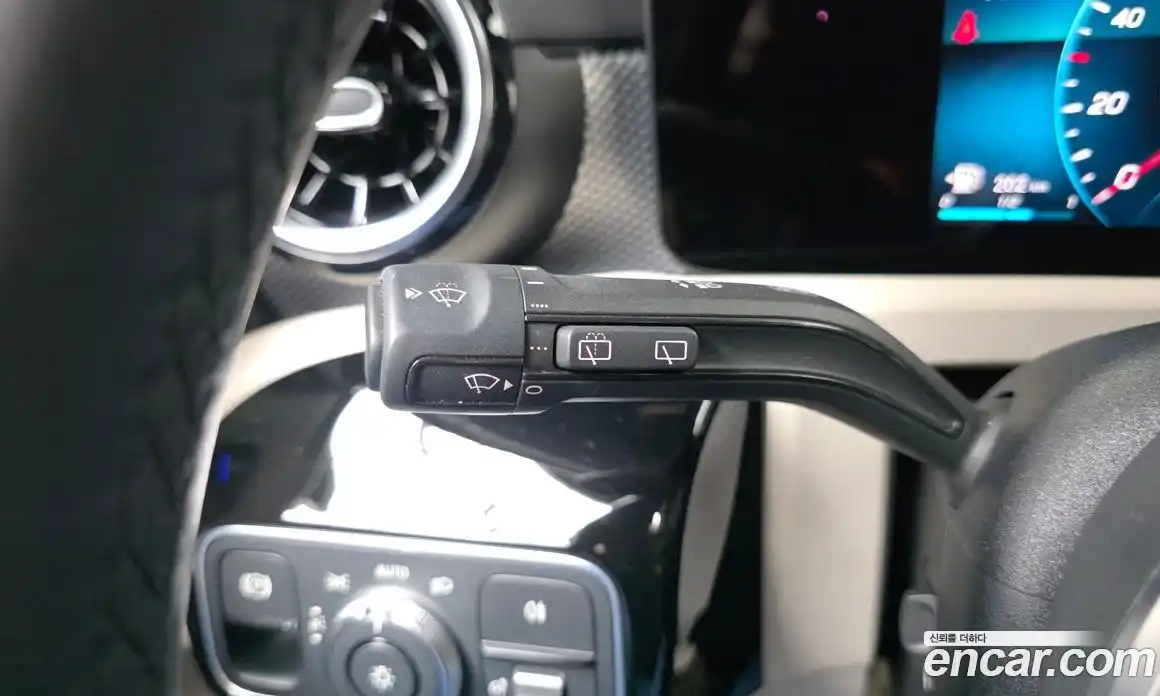 Mercedes-Benz A-Class 2021 2.0 гидро, фото 25
