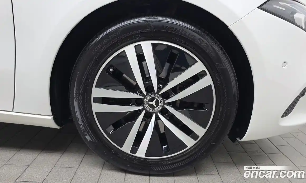Mercedes-Benz A-Class 2021 2.0 гидро, фото 7